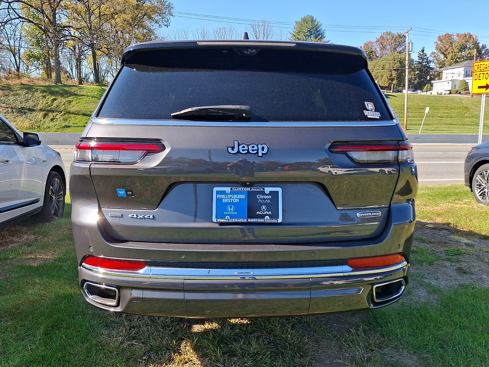 Used 2021 Jeep Grand Cherokee L Overland w/ Luxury Tech Group IV AWD/4WD image 5