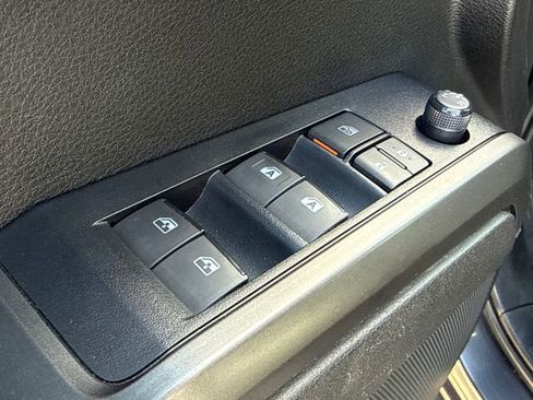 Used 2022 Toyota Tacoma TRD Off-Road AWD/4WD image 20