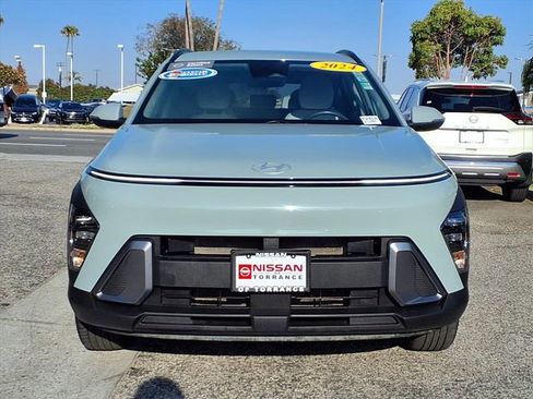 Used 2024 Hyundai Kona SEL AWD/4WD image 2