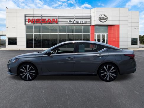 Used 2022 Nissan Altima 2.5 SR FWD image 6