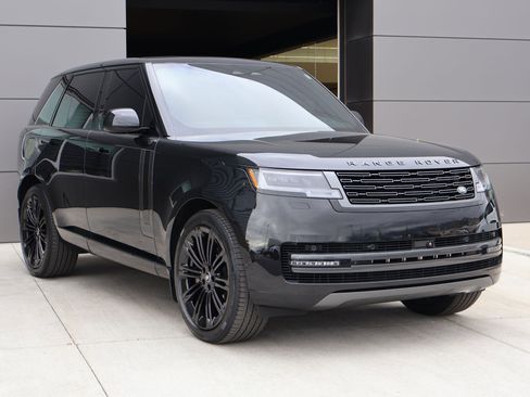 Certified 2025 Land Rover Range Rover SE AWD/4WD image 3