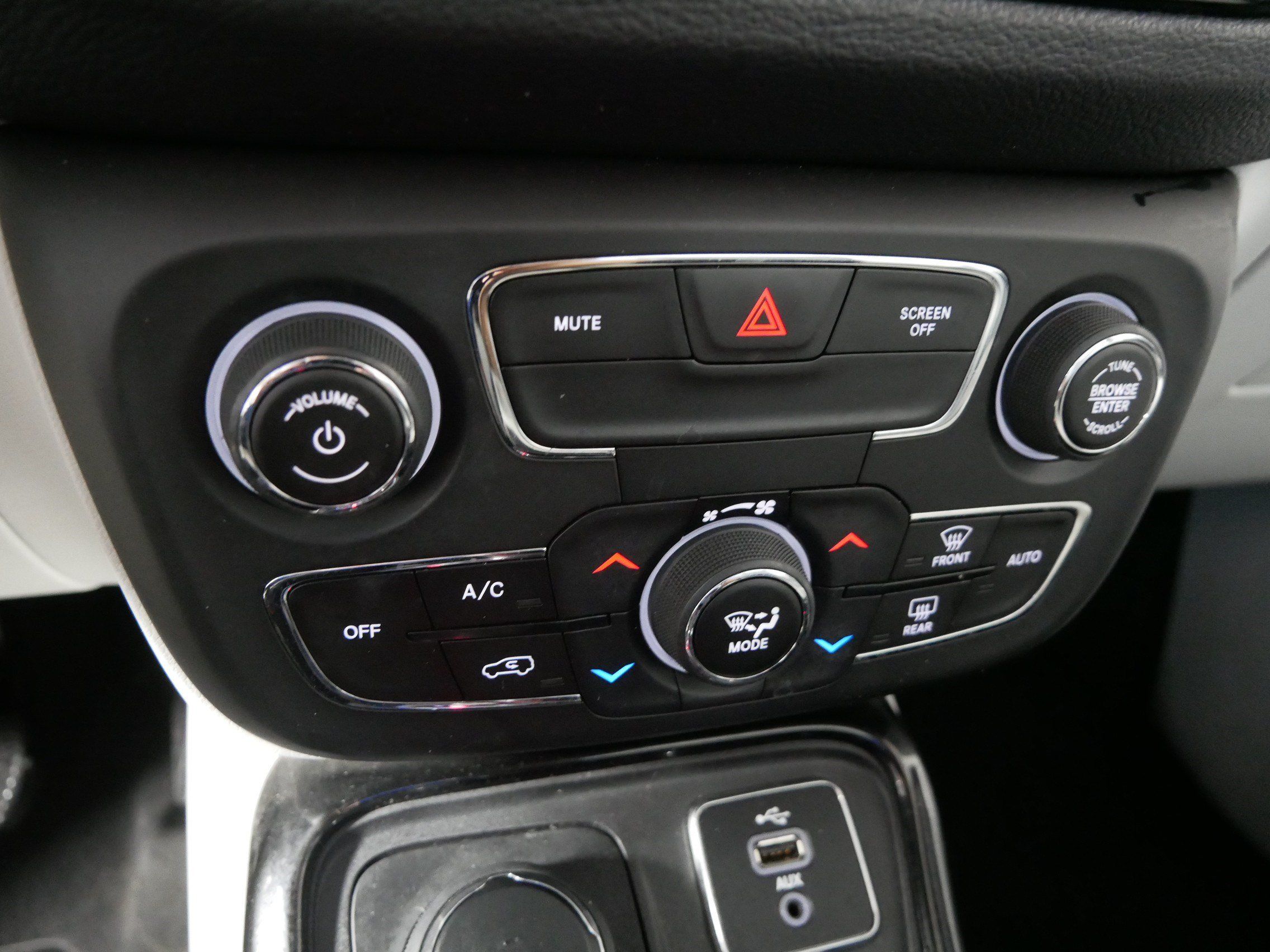 Used 2017 Jeep Compass Limited w/ Navigation Group AWD/4WD image 23