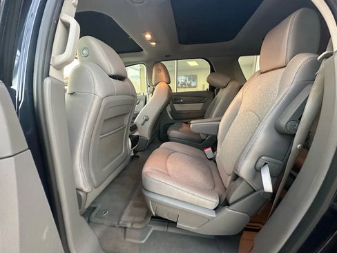 Used 2016 GMC Acadia SLE image 13