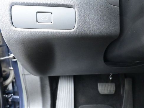 Certified 2023 Volvo XC60 B5 Ultimate FWD image 17