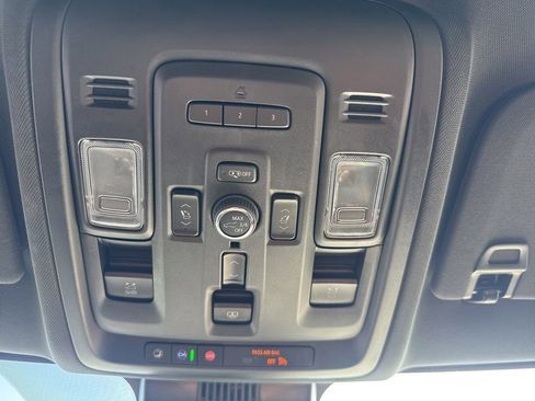 Used 2023 GMC Yukon AT4 w/ LPO, Floor Liner Package AWD/4WD image 30