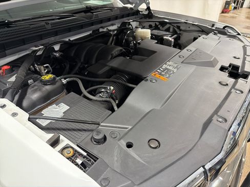 Used 2018 Chevrolet Silverado 1500 LT w/ All Star Edition image 40