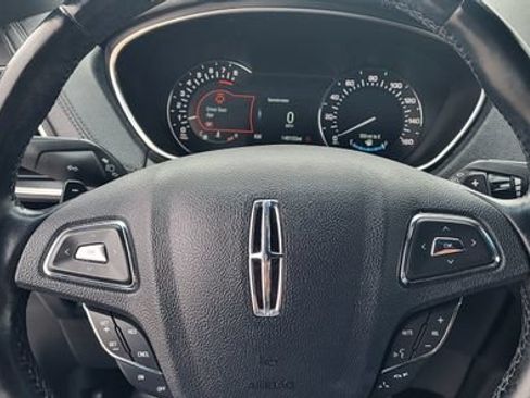 Used 2018 Lincoln MKX Select w/ Select Plus Package AWD/4WD image 11