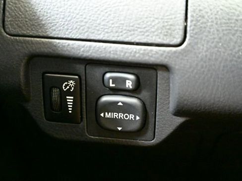 Used 2011 Toyota Yaris Sedan image 30