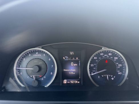 Used 2017 Toyota Camry XLE w/ Convenience Package FWD image 14