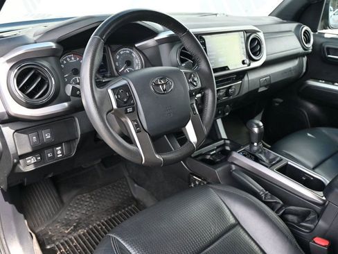 Used 2020 Toyota Tacoma Limited AWD/4WD image 10