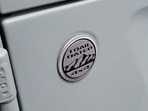Used 2024 Jeep Wrangler Unlimited Sahara AWD/4WD image 6