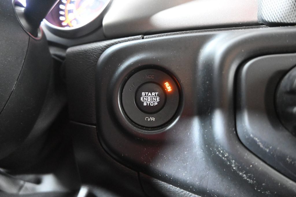 Used 2020 Jeep Wrangler Sport AWD/4WD image 30