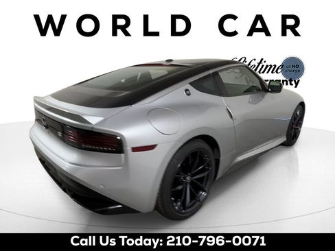 Used 2025 Nissan Z Performance w/ Floor Mat Package RWD image 5