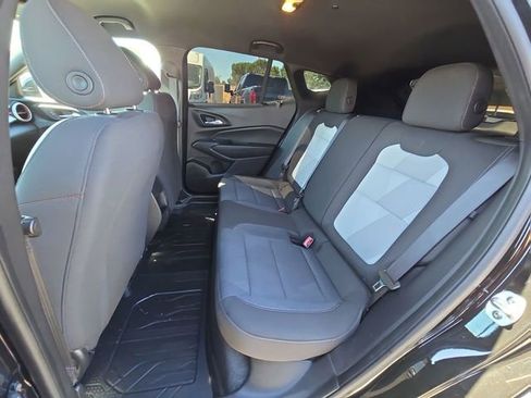 Used 2024 Chevrolet Trax RS FWD image 22