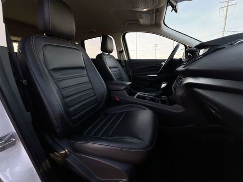 Used 2019 Ford Escape SEL image 21