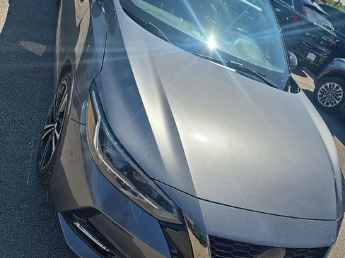 Used 2022 Nissan Sentra SR w/ SR Premium Package image 4