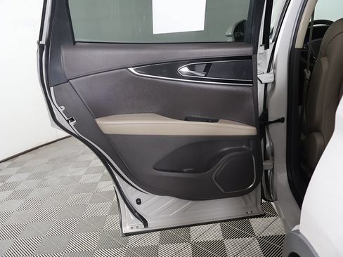 Used 2023 Lincoln Nautilus FWD image 22
