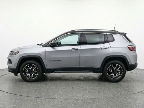 Used 2025 Jeep Compass Trailhawk AWD/4WD image 5