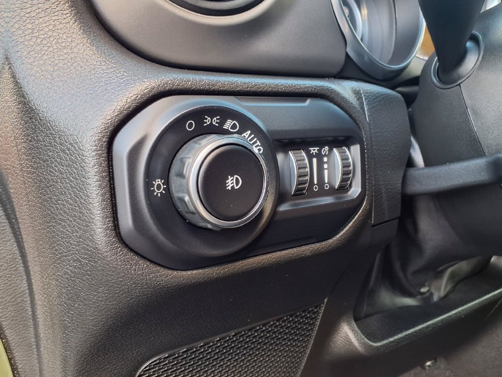 Used 2022 Jeep Wrangler Unlimited Sport AWD/4WD image 28