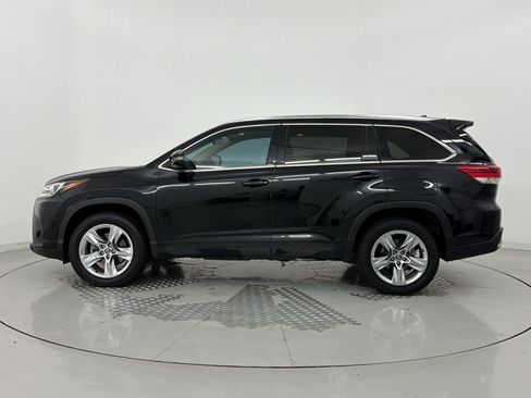 Used 2019 Toyota Highlander Limited FWD image 2