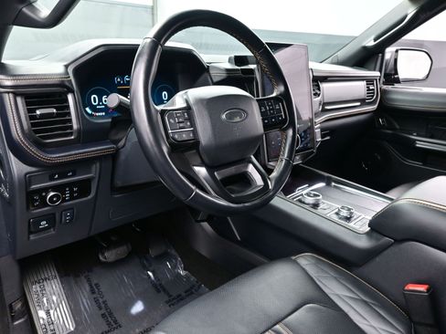 Used 2023 Ford Expedition Platinum image 14