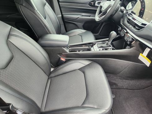 New 2026 Jeep Compass Latitude AWD/4WD image 14