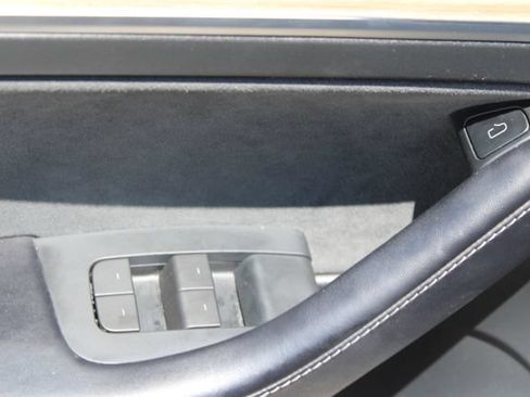 Used 2023 Tesla Model 3 Standard Range RWD image 12