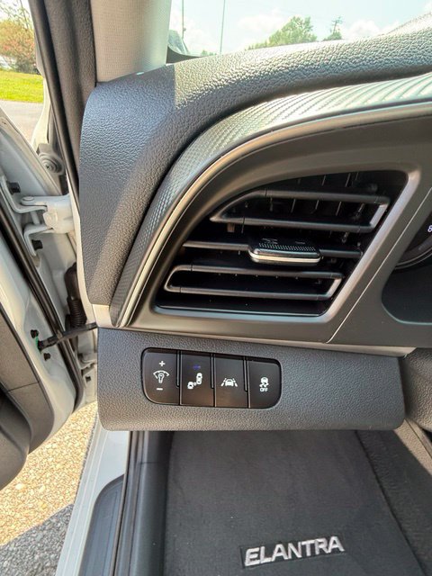 Used 2019 Hyundai Elantra Value Edition w/ Cargo Package FWD image 11