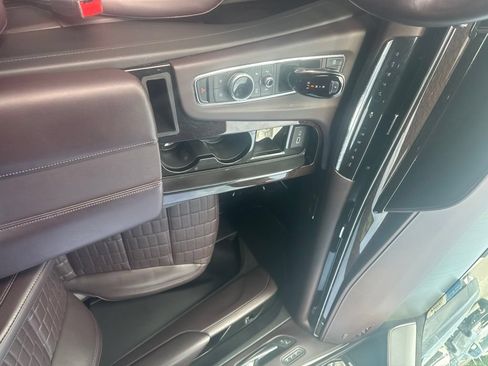 Used 2023 Cadillac Escalade Premium Luxury Platinum AWD/4WD image 24