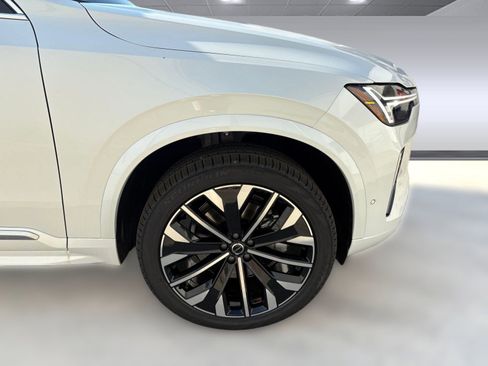 New 2026 Volvo XC90 B6 Plus w/ Protection Package Premier image 11