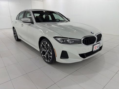 Used 2025 BMW 330i xDrive Sedan w/ Convenience Package image 7