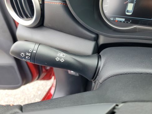 New 2025 Nissan Versa SR w/ Trunk Package image 23