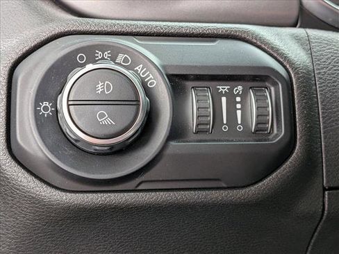 Used 2021 Jeep Gladiator Willys image 12