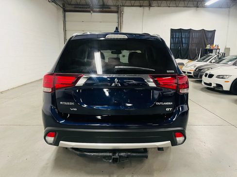 Used 2017 Mitsubishi Outlander GT AWD/4WD image 7
