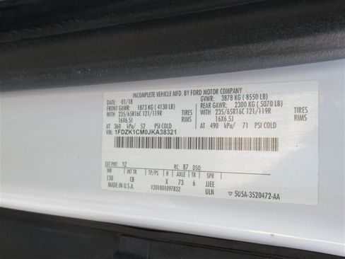 Used 2018 Ford Transit 150 XLT image 12