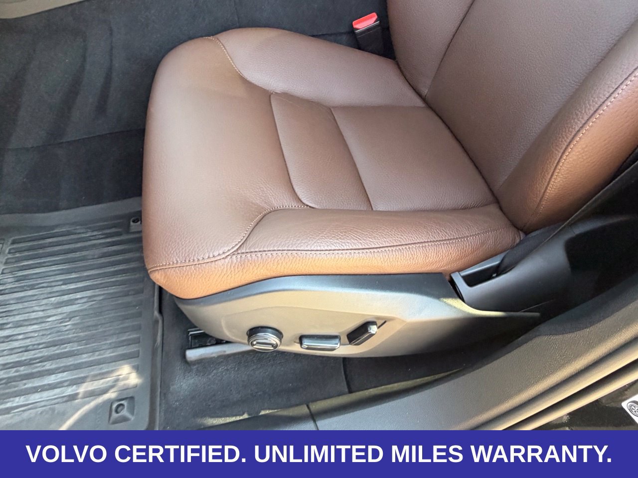 Certified 2024 Volvo XC60 T8 Plus w/ Protection Package Premier AWD/4WD image 32
