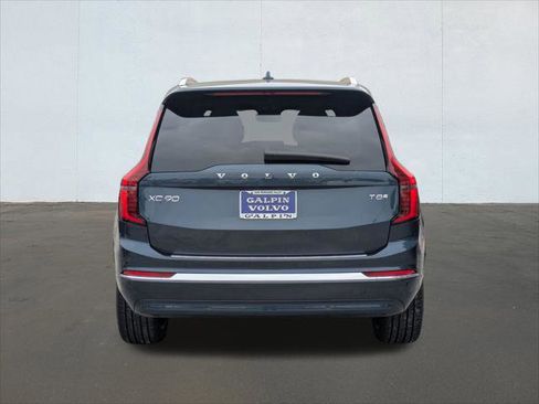 New 2026 Volvo XC90 T8 Plus w/ Protection Package Premier image 5