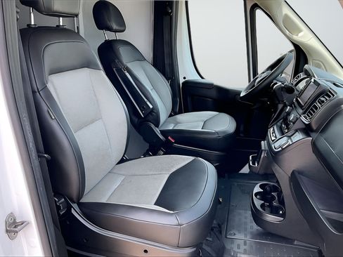 Used 2025 RAM ProMaster 2500 w/ Convenience Group FWD image 23
