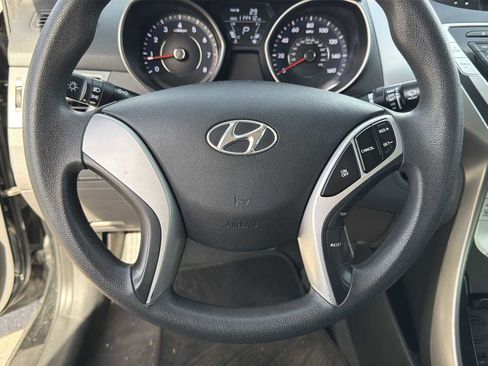 Used 2012 Hyundai Elantra GLS image 19