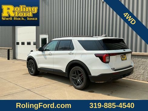 Used 2025 Ford Explorer ST-Line w/ Premium Package AWD/4WD image 4
