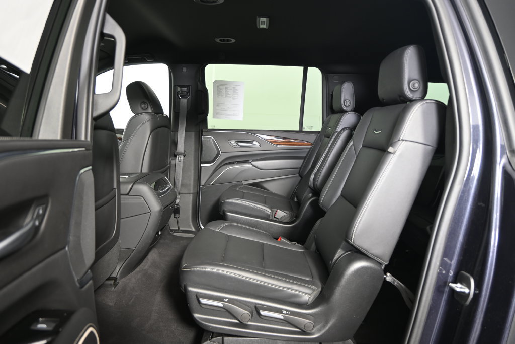 Used 2024 Cadillac Escalade ESV Luxury w/ LPO, Floor Liner Package AWD/4WD image 18