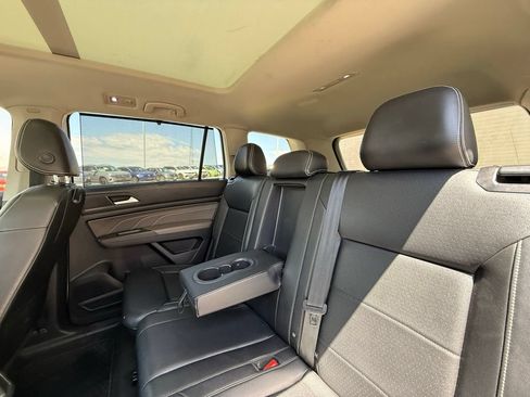 Used 2021 Volkswagen Atlas SE FWD image 23