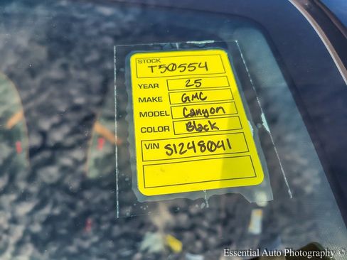 New 2025 GMC Canyon AT4 image 18