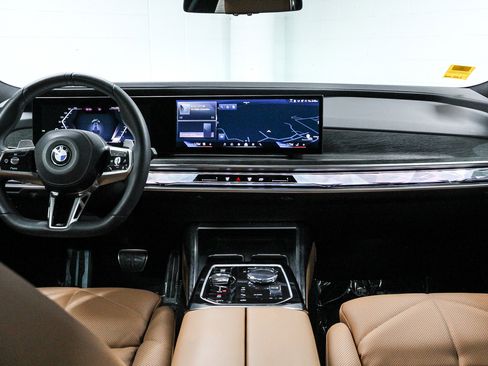 Certified 2023 BMW 740i RWD image 13