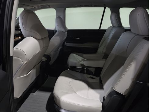 Certified 2025 Toyota Grand Highlander AWD image 15