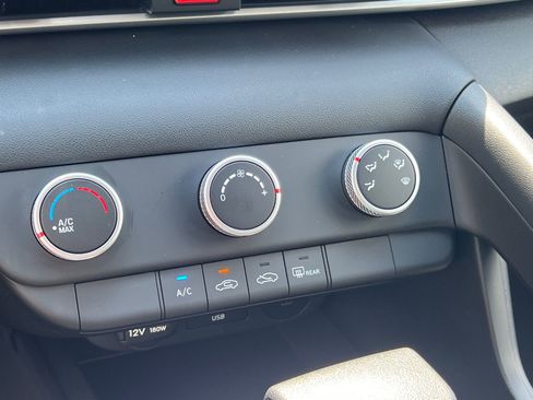 Used 2025 Hyundai Elantra SE image 24