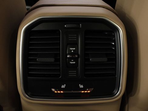New 2026 Porsche Macan AWD/4WD image 30