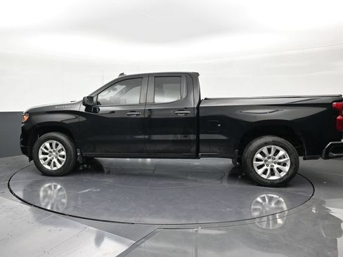 Used 2023 Chevrolet Silverado 1500 Custom RWD image 2