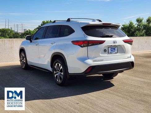 Used 2022 Toyota Highlander XLE image 8
