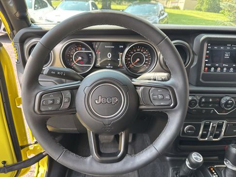 Used 2023 Jeep Gladiator Willys image 29